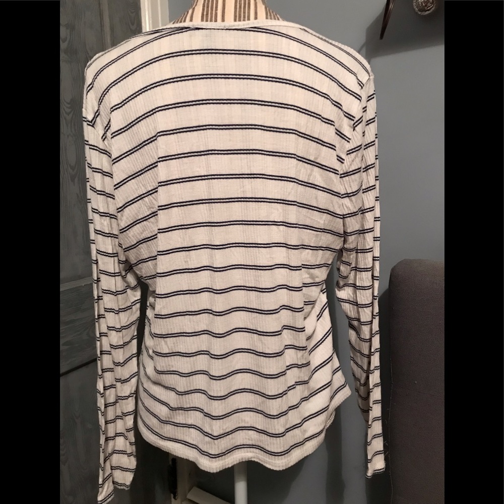 CHARLOTTE RUSSE Top - Picture 4 of 6